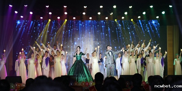 1581562220983477.jpg 6、管理公司歌舞《不忘初心》.jpg