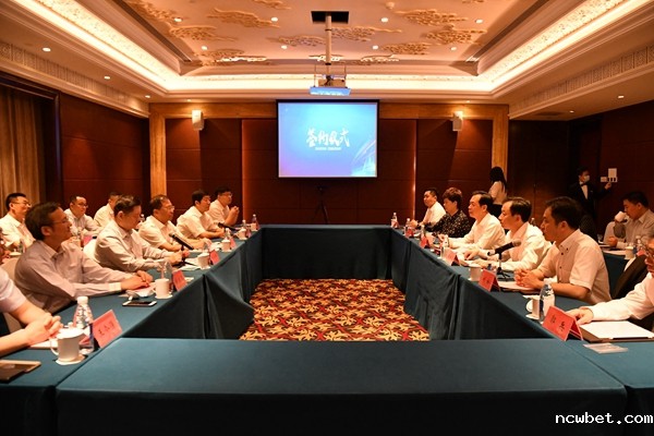 市中区政府、中国铁塔山东省分公司、山东点点taptap国际举行项目合作签约仪式