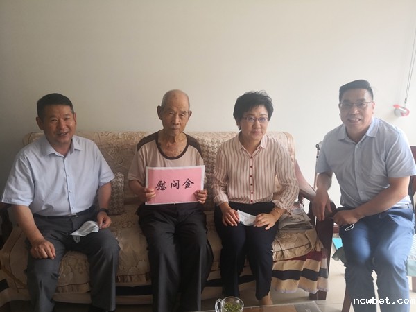 1627284631110169.jpg 01-走访慰问崔玉仁.jpg
