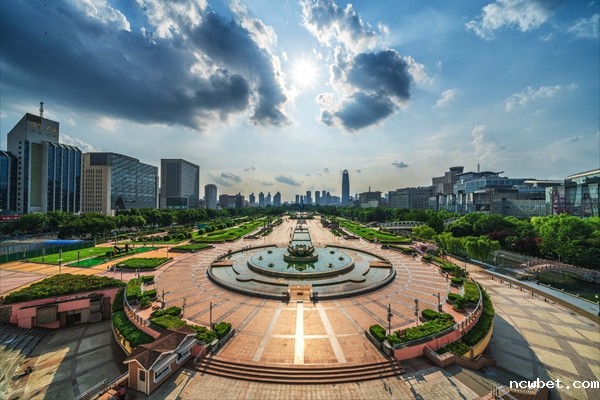 泉城广场,20周年了!